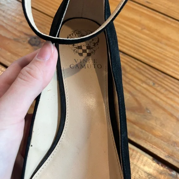 (387) *VINCE CAMUTO HEELS* - Picture 12 of 15